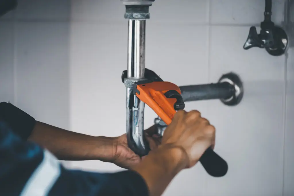 general contractor services plumbing fix and repair